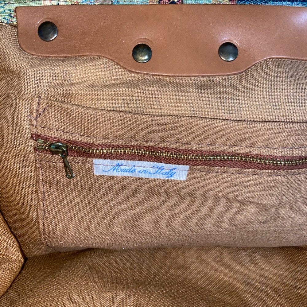 Vintage Tapestry Handbag with Leather Handles – One Of A Kind, Snap Closure - Picture 3 of 6